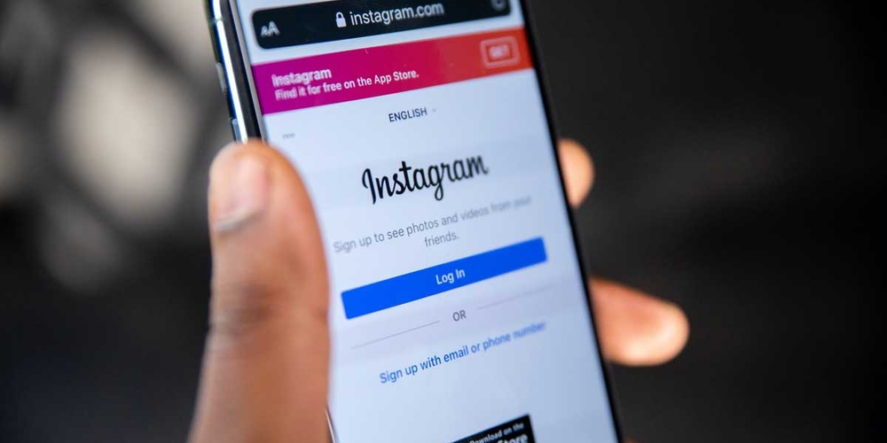 img of Anonymous Scrolling in a Surveilled World: Instagram Tools and the Architecture of Digital Colonialism