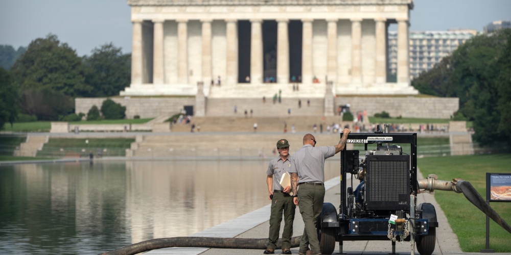 img of A Pool of Problems: The Lincoln Memorial Fiasco and the Erosion of Public Trust