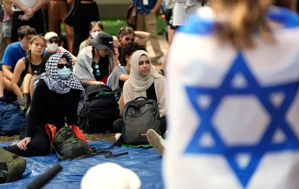 img of America's Dangerous Divide: Eroding Support for Israel and Rising Antisemitism at Home