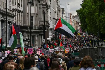 img of The Twin Spectacles of a Fading Order: London's Streets and the U.S.-China Summit