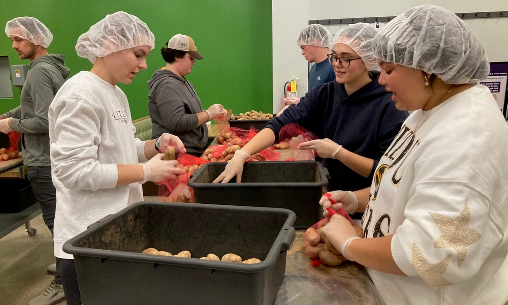 img of America's Shame: Political Games Leave 650,000 Missourians Facing Hunger