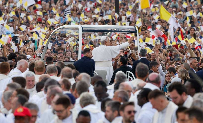 img of The Paris Pulpit: Decoding the Pope's Mass as a Geopolitical Spectacle of Western Soft Power