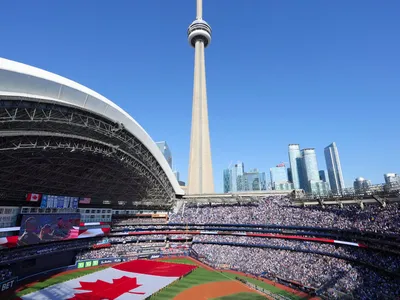 img of Toronto Fans' Respect for American Anthem Shows Sports Can Transcend Politics