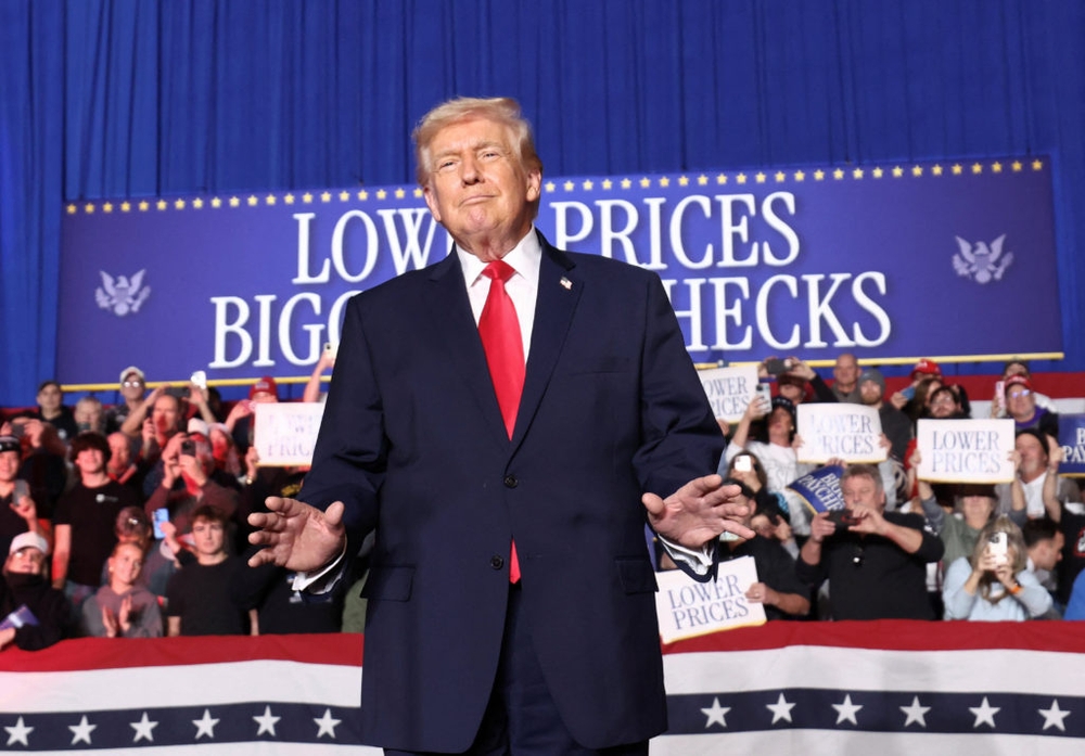 img of Trump's Iowa Visit: Economic Boasts Overshadowed by Tragic Shooting