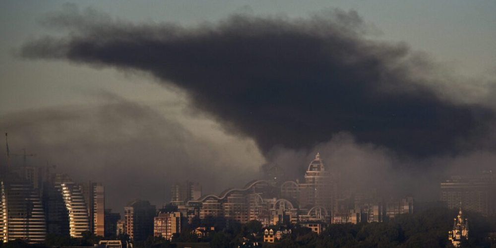 img of Defiance in Kyiv: A Symbolic Stand Against Kremlin Desperation, But Where is the Power?