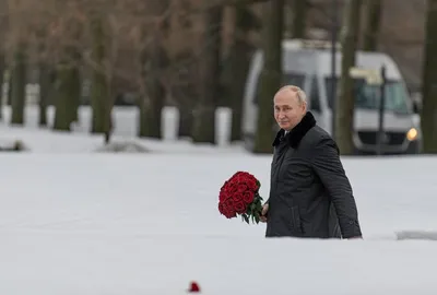 img of The Fossil Fuel Cage: How Putin's Russia Chooses Underdevelopment Over Modernization