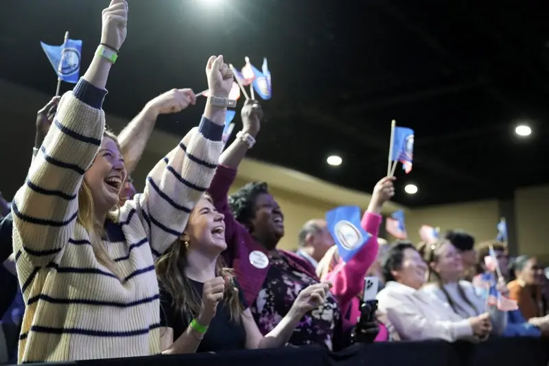 img of The Democratic Surge and Republican Decline: A Crisis of Confidence in American Politics